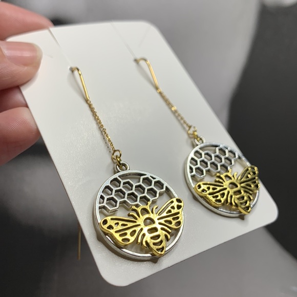 18k Gold Plated Earring Threads with Dangling Bee and Honey Comb Pendant - Picture 9 of 10